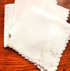 Lovely Vintage Linen Napkins With Eyelet Design